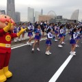 子どもと楽しむ横浜マラソン。チアダンスにアンパンマンも登場の”給水パフォーマンス”を見に行こう [3月13日(日)]