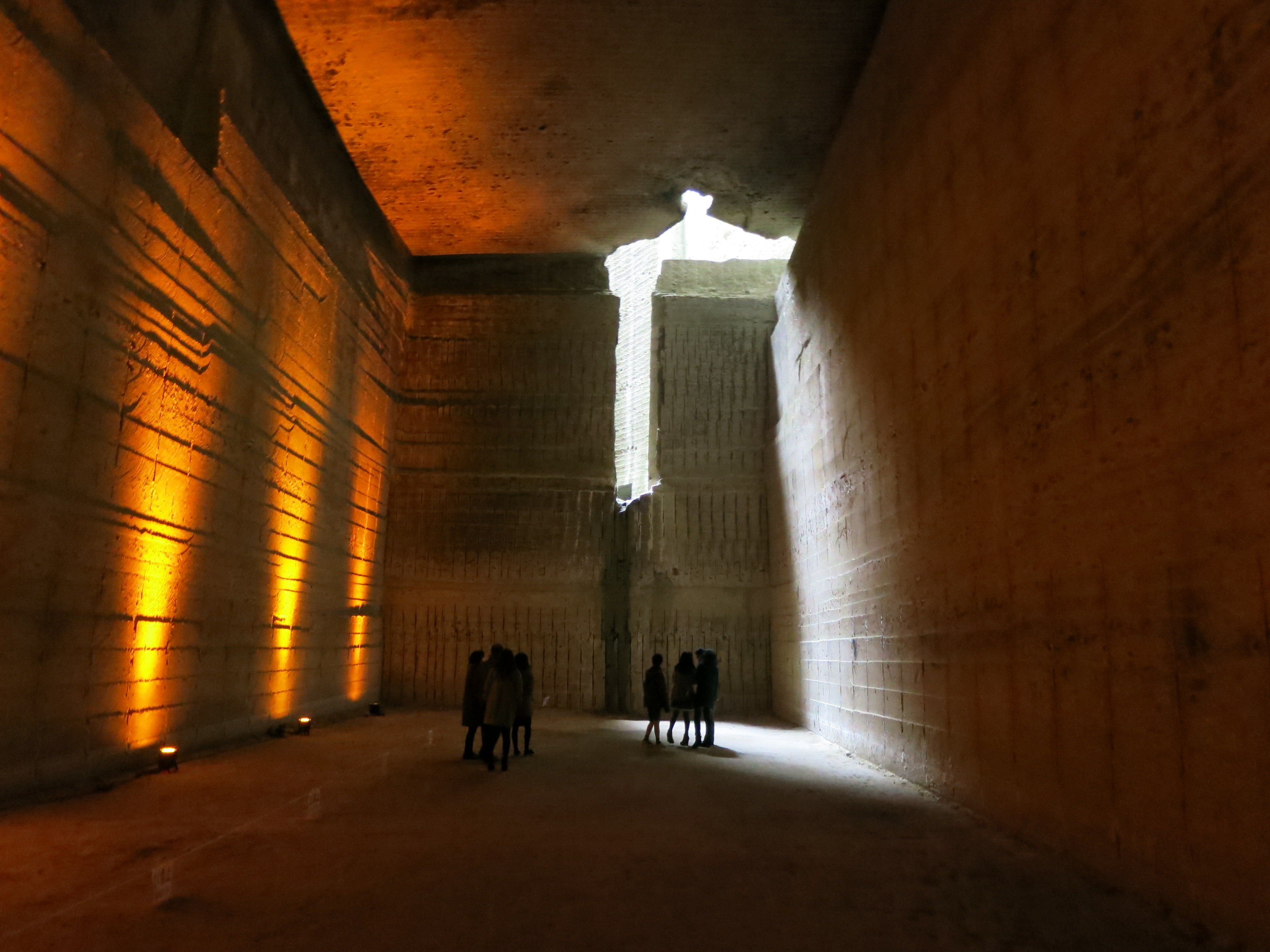 戦隊モノのあのシーン 地下宮殿 に行ってきました 横浜から1時間シリーズ番外編 大谷資料館 横浜 湘南で子供と遊ぶ あそびい横浜 湘南 戦隊モノのあのシーン 地下宮殿 に行ってきました 横浜から1時間シリーズ番外編 大谷資料館 横浜 湘南で子供と遊ぶ あそびい横浜 湘南