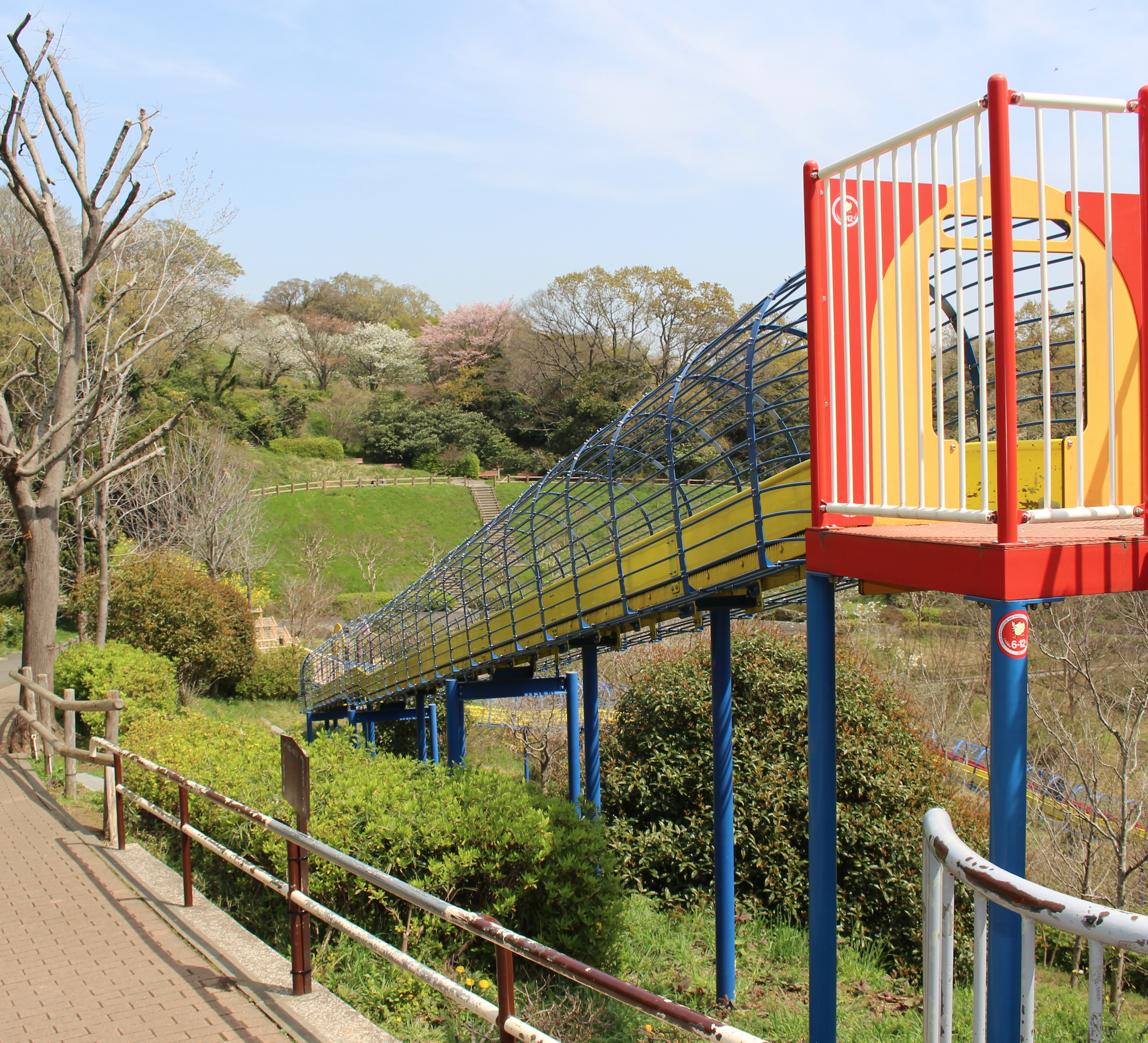 巨大遊具 大型遊具のある公園 子供と行く横浜ベスト5 横浜 湘南で子供と遊ぶ あそびい横浜 湘南