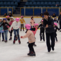子供スケート教室：春休みに短期でスケートに挑戦。5歳から小学生！初心者から上級者まで3クラス。[新横浜スケートセンター 3/27~]