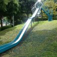 今川公園：斜面を利用した長いすべり台やコンビネーション遊具を楽しんだり、谷戸のせせらぎで自然観察など。親子で1日遊べる公園です。（旭区）