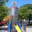 千歳公園：気分は宇宙飛行士？！通称ロケット公園にはユニークな遊具がいっぱい。インパクトある公園です。[中区]