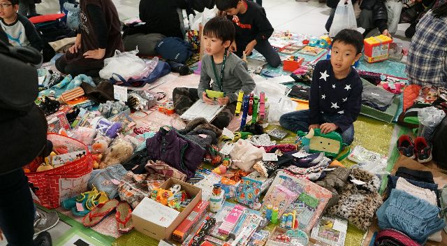 小学生が出店 子どもフリーマーケットが みなとみらい駅 で開催 子ども同士でお買い物 増税前に親子で税金も考える 11月17日 土 横浜 湘南で子供と遊ぶ あそびい横浜 湘南