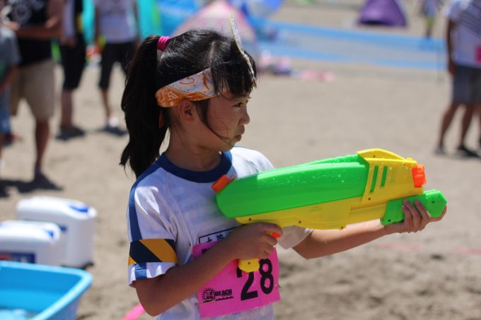 水鉄砲でチームバトル 第6回ウォータースプラッシュフェスティバルin三浦海岸 参加者募集中 8月4日開催 締切り7月19日 湘南エリア 横浜 湘南で子供と遊ぶ あそびい横浜 湘南