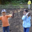 サツマイモ掘りを親子で楽しもう！こどもの国で秋の収穫体験[応募は10月15日まで、開催は10月26日・27日]