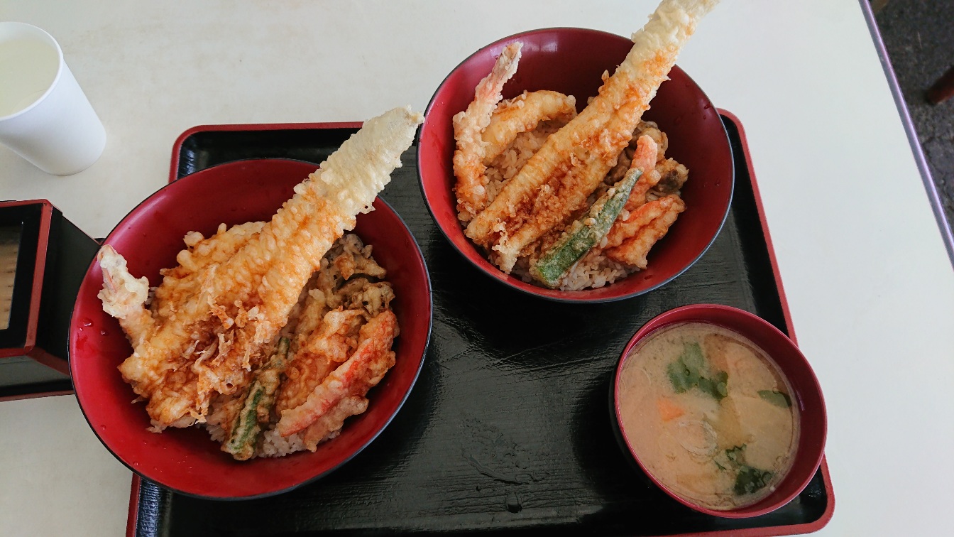 小柴のどんぶりや フワフワの穴子丼が食べられる横浜市内の漁港へお出かけ 水揚げしたばかりの旬の魚の直売も 金沢区 横浜 湘南で子供と遊ぶ あそびい横浜 湘南 小柴のどんぶりや フワフワの穴子丼が食べられる横浜市内の漁港へお出かけ 水揚げしたばかりの旬の魚の直売も 金沢区 横浜 湘南で子供と遊ぶ あそびい横浜 湘南
