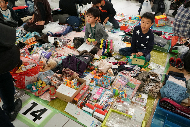 みなとみらい駅で税を知る子供フリーマーケット 売上から親子で税金を考えよう 11月16日 横浜 湘南で子供と遊ぶ あそびい横浜 湘南