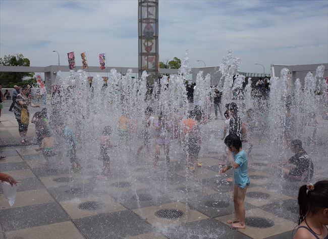 じゃぶじゃぶ池まとめ 横浜で水遊び場のある公園 じゃぶじゃぶ池まとめました 22年版 6月日現在 横浜 湘南で子供と遊ぶ あそびい横浜 湘南