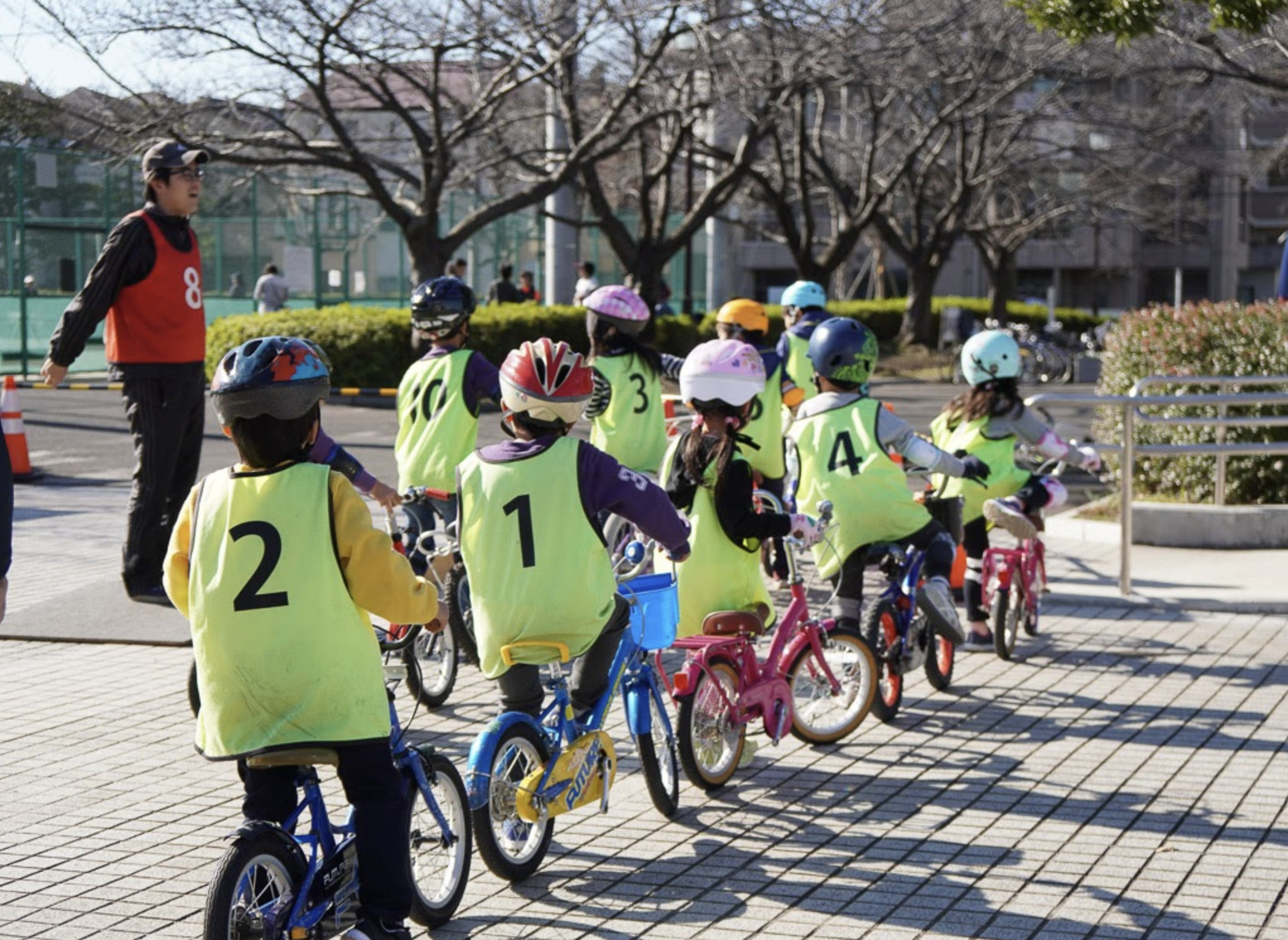 自転車はじめて教室 100分で乗れる子多数 今乗れなくても 自転車がなくても大丈夫 プロがお子さんに楽しく自転車の乗り方を教えてくれる 先着受付中 21年10月17日 日 23日 土 北新横浜駅3分 横浜 湘南で子供と遊ぶ あそびい横浜 湘南