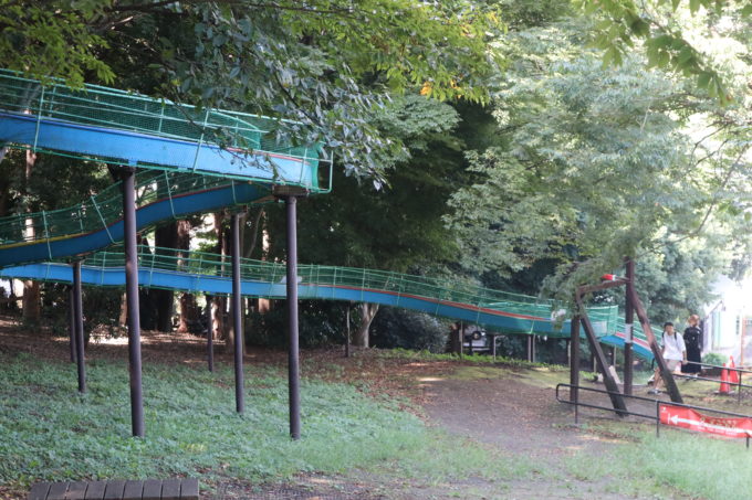 三ツ沢公園 ロングすべり台に遊具も大充実 横浜駅も近い大型公園です 広場や遊具がたくさんあってたっぷり遊べる ニッパツ三ツ沢球技場もある広い公園 行ってきました ママレポ 横浜 湘南で子供と遊ぶ あそびい横浜 湘南