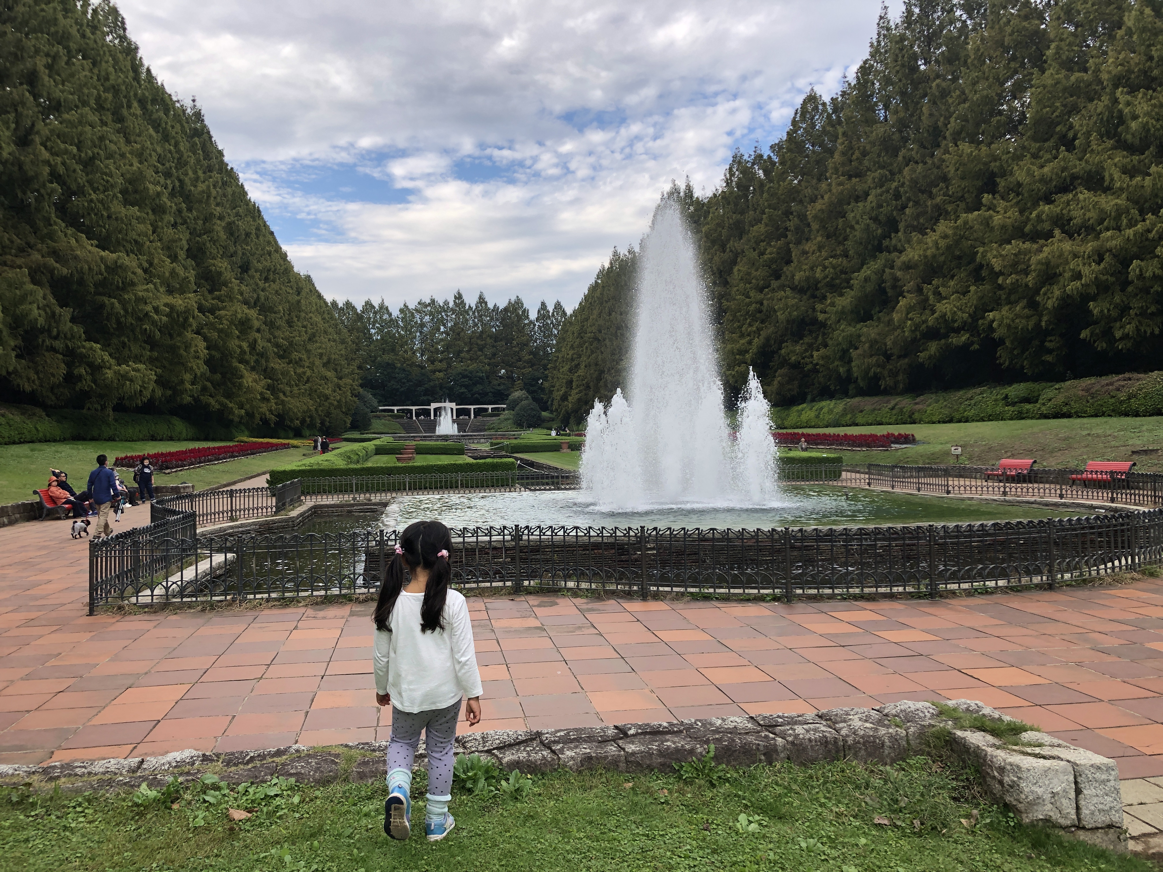 県立相模原公園 フランス式庭園 見事な景観 美しい庭園は必見 広大な園内には 展望台 芝生広場 遊具も 大人気の麻溝公園が隣接 ぜひハシゴして た っぷり遊びましょう 相模原市 湘南エリア