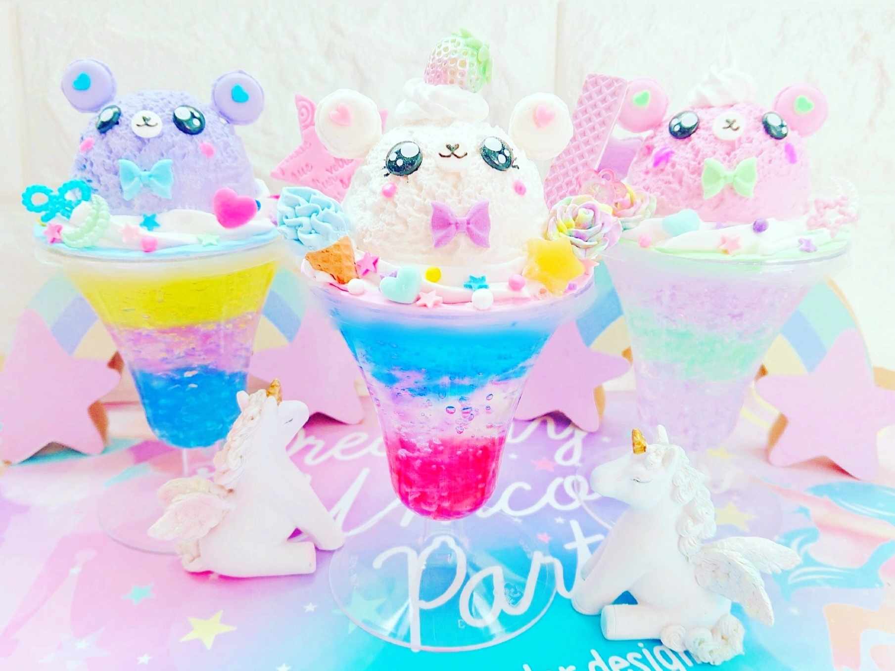 18）デコレーション消臭パフェ：ホイップクリームを絞って、好きな