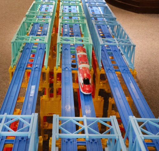 「でんしゃであそぼう!」毎回満席の大人気イベント！プロが作った1周60メートルの巨大なレールで自分の電車を走らせよう！通算12回目の開催は大倉山で。予約受付中［2025/11/28(金)29(土)30(日)：港北区大倉山］