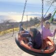 高麗山公園（湘南平）：海に向かってブランコ、展望台から360°大パノラマ!「かながわの景勝50選」の絶景×最新インクルーシブ遊具で楽しむプチ贅沢な親子時間♪[平塚市]